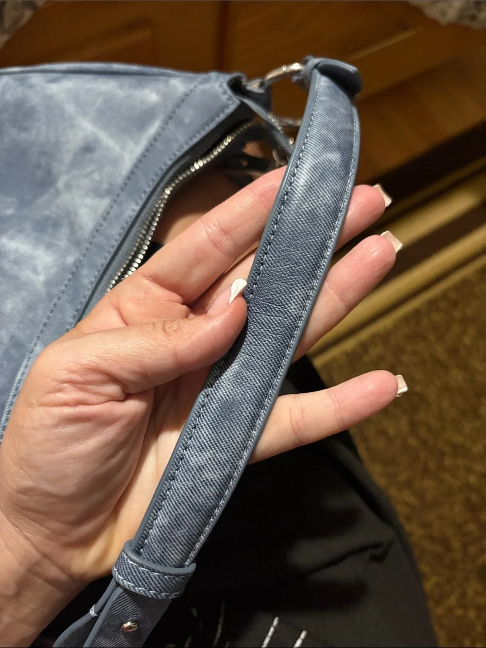 Aldo crescent shoulder